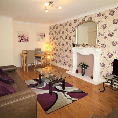 Doncaster - Boswell - Large Balcony Apartment - 2 Double Beds - 2 Bedrooms - Close To Town & Racecourse - Off Street Parking 2 Cars - Fast Wifi Exterior photo