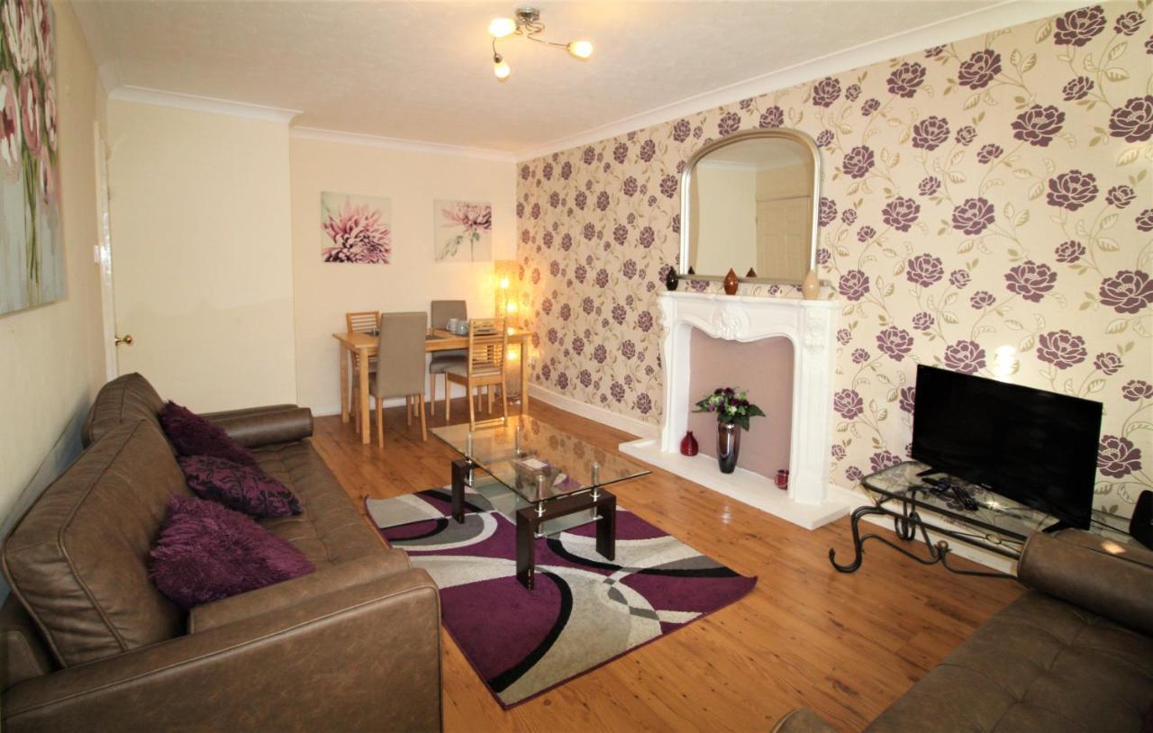 Doncaster - Boswell - Large Balcony Apartment - 2 Double Beds - 2 Bedrooms - Close To Town & Racecourse - Off Street Parking 2 Cars - Fast Wifi Exterior photo