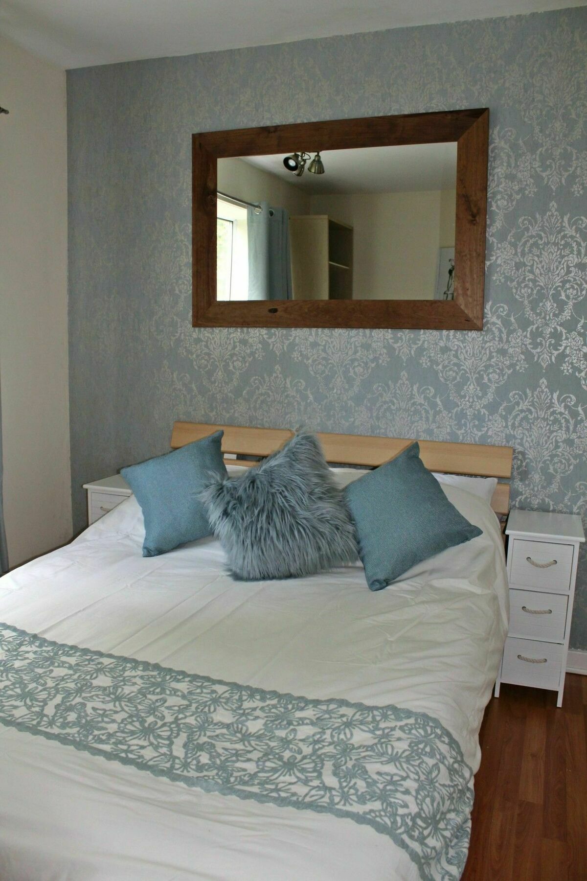 Doncaster - Boswell - Large Balcony Apartment - 2 Double Beds - 2 Bedrooms - Close To Town & Racecourse - Off Street Parking 2 Cars - Fast Wifi Exterior photo